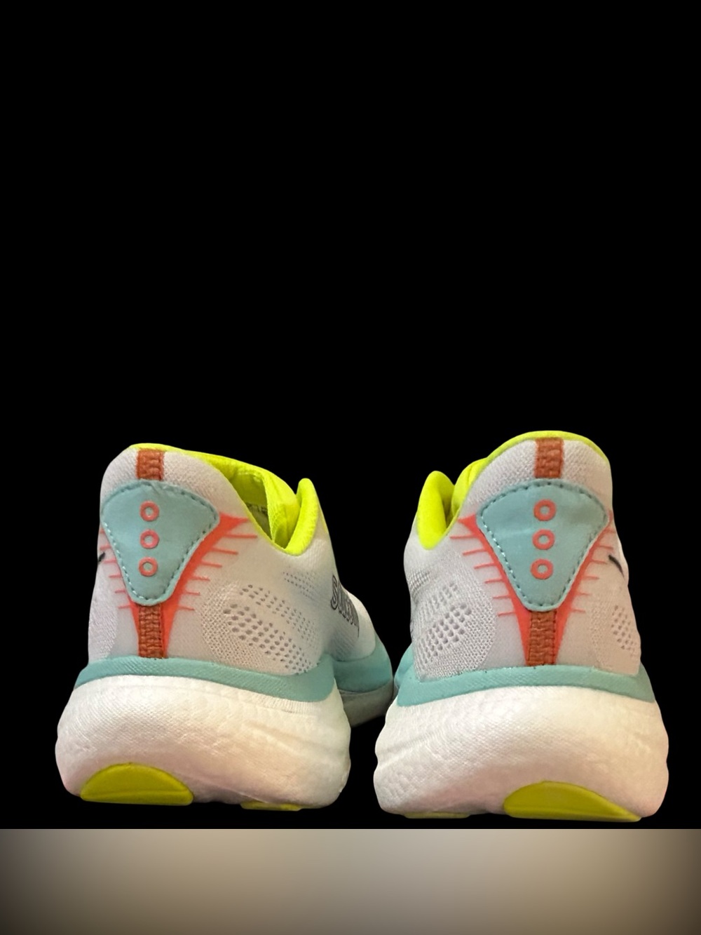 LIKE BRAND NEW IN BOX. SAUCONY WOMENS RIDE 19, COLOR WHITE/SPLASH, SIZE 10.5,Run - Picture 6 of 16